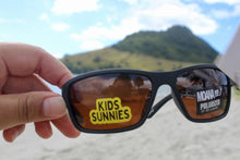 Load image into Gallery viewer, Moana Road Kids Sunnies - Apprentice
